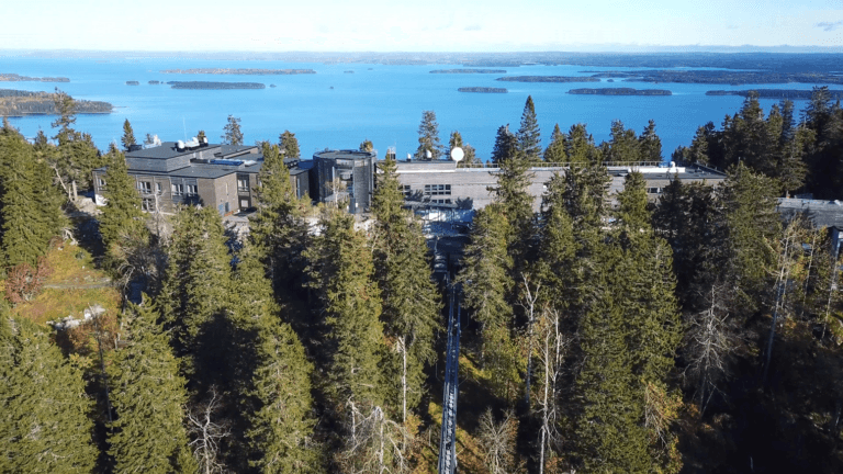 Lähienergiaa luonnosta: Break Sokos Hotel Koli siirtyi öljylämmityksestä maalämpöön