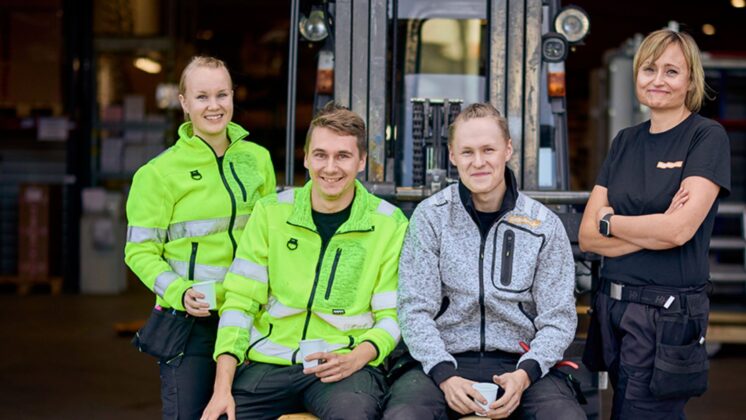 Sesonkityöntekijöitä 1520×850