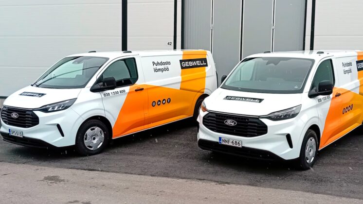 Huoltoasentaja 1520×850 (1)