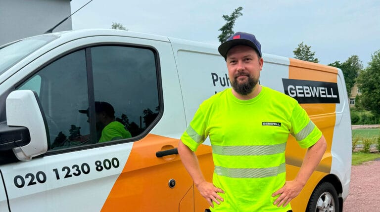 Aki Lukander huolehtii kenttähuolloista Etelä-Suomessa