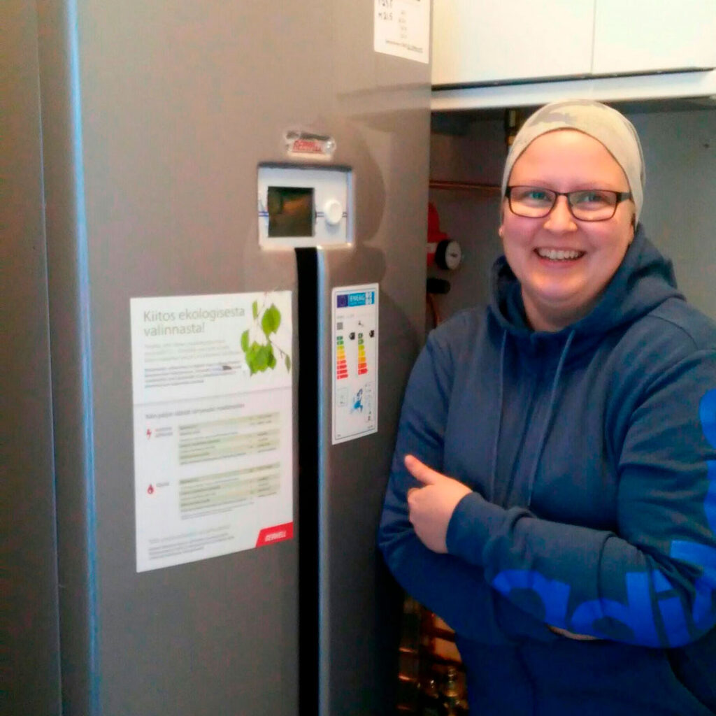 Familjen Veijalainen fick en tyst bergvärmepump tillsammans med sitt huspaket